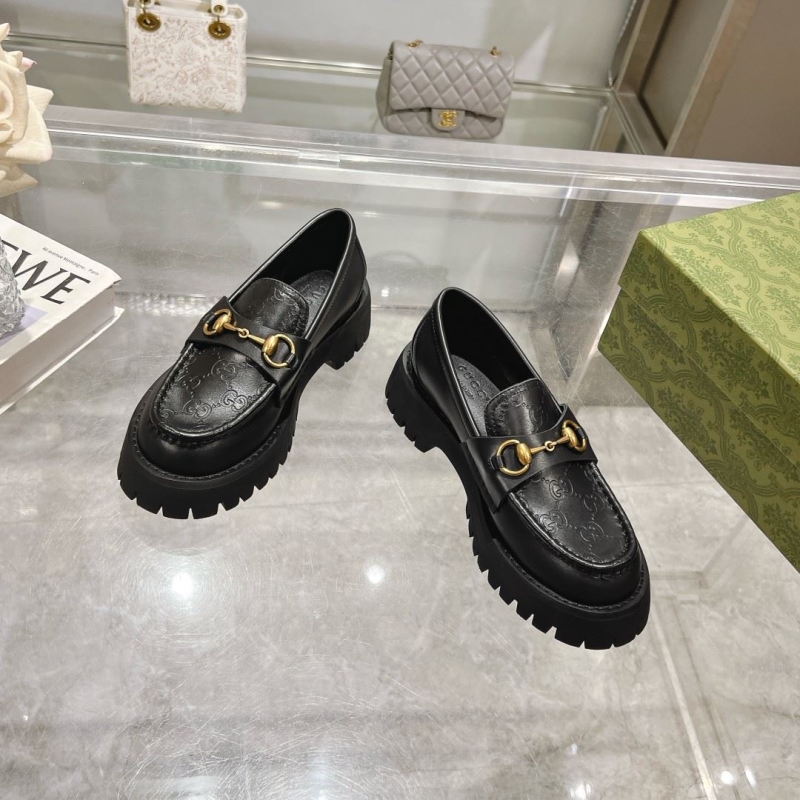 G*u*i leather shoes
